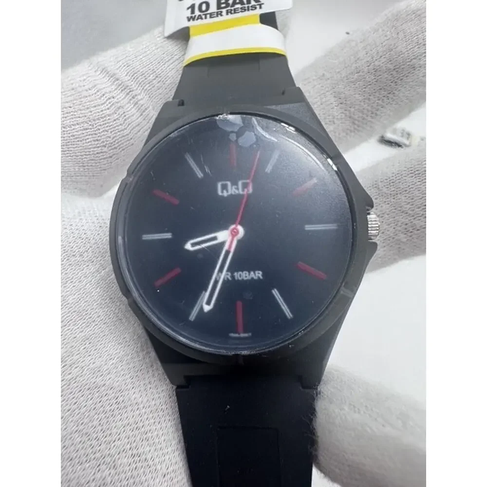Brand new stickers Q&Q by CITIZEN 10 Bar Water Resistant Men's Watch v04a-003vy